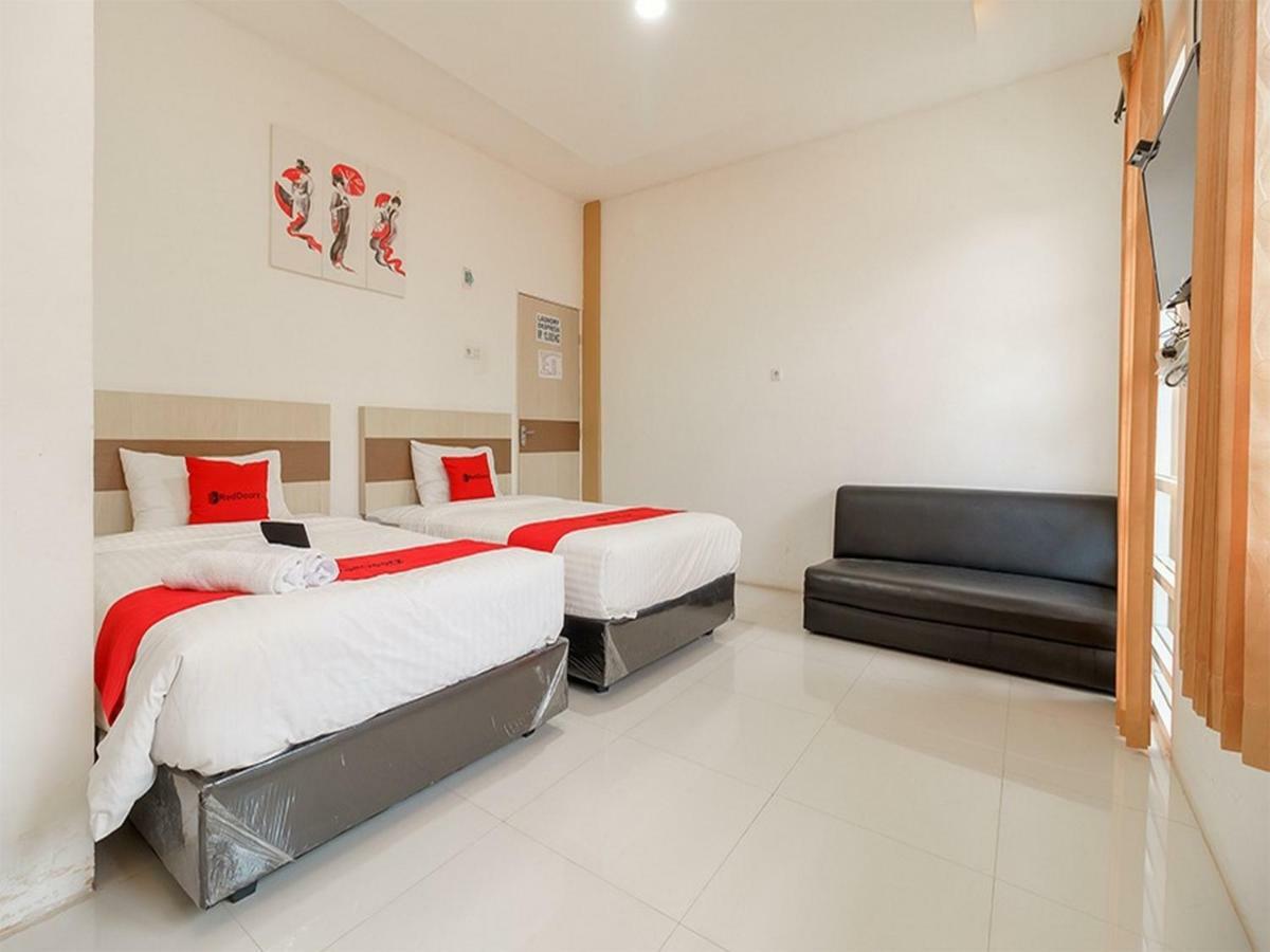 Reddoorz At Tara Homestay Palembang Luaran gambar